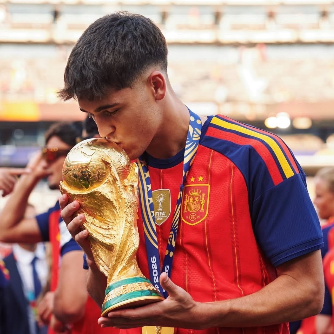 simplem122's tweet photo. 🚨🌕 Pau Cubarsí currently leading the votes for Golden Boy Award 2026.Tuttosport release current standings waiting for final votes to take place this year.Cubarsí, currently on top with Lamine Yamal second (but he can’t win this year again due to regulations) and Yan Diomande https://t.co/00h3MZUqgQ