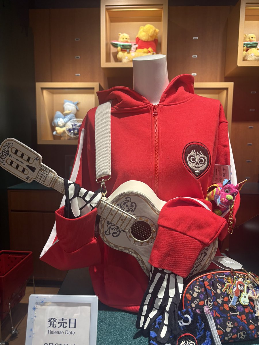 sasami_hamham's tweet photo. 21日発売のミゲルギターバック実物あった！
めちゃくちゃしっかりしてて即買い決定致しました🎸
20日に予約いるらしいので購入検討してる方はアプリからちゃんと予約しましょう👍🏻 https://t.co/GqaWVbqfSl