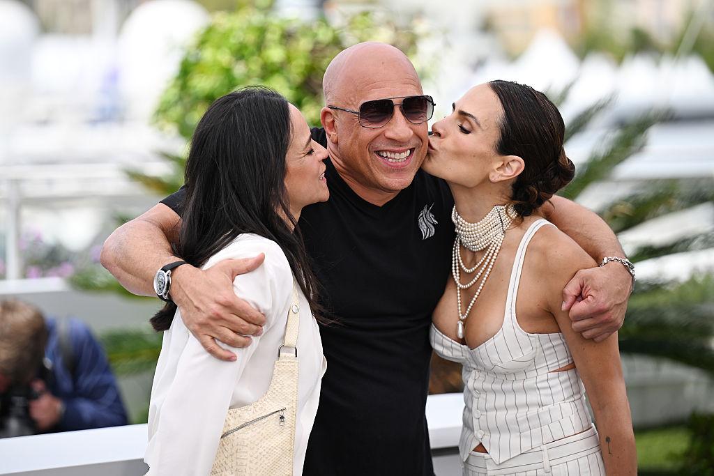 _wurldonfilm's tweet photo. Vin Diesel, Jordana Brewster and Michelle Rodriguez reunited in Los Angeles to celebrate 25 years of ‘THE FAST AND THE FURIOUS’.
The stars came together for a special anniversary screening of the film that launched one of Hollywood’s biggest franchises.
#FastAndFurious #VinDie https://t.co/ZfNIxgD3lp