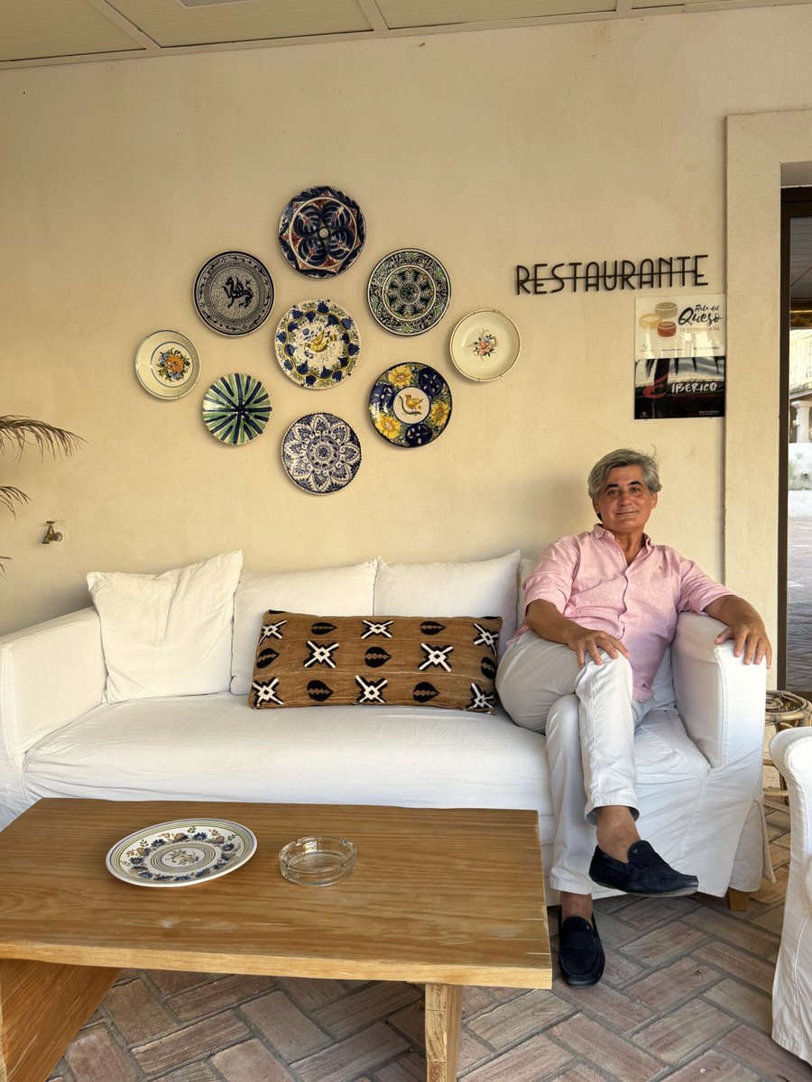 Ext_gastronomia's tweet photo. 🍽️ Las Mesas, el restaurante de La Dehesa de Don Pedro, ofrece una propuesta gastronómica de autor donde el producto, la creatividad y un entorno privilegiado convierten cada comida en una experiencia difícil de olvidar.

📲 Reportaje @GyMbyPepelu 👉https://t.co/0MhfsbileZ https://t.co/QWbz2dlLWU