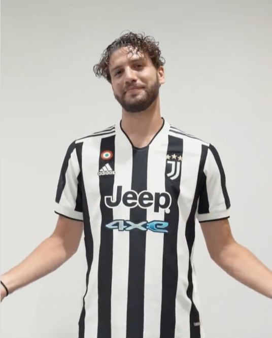juven_xtra's tweet photo. 🔙🇮🇹 Five years ago, Manuel Locatelli became a new Juventus player. https://t.co/ICiGxaj8nh