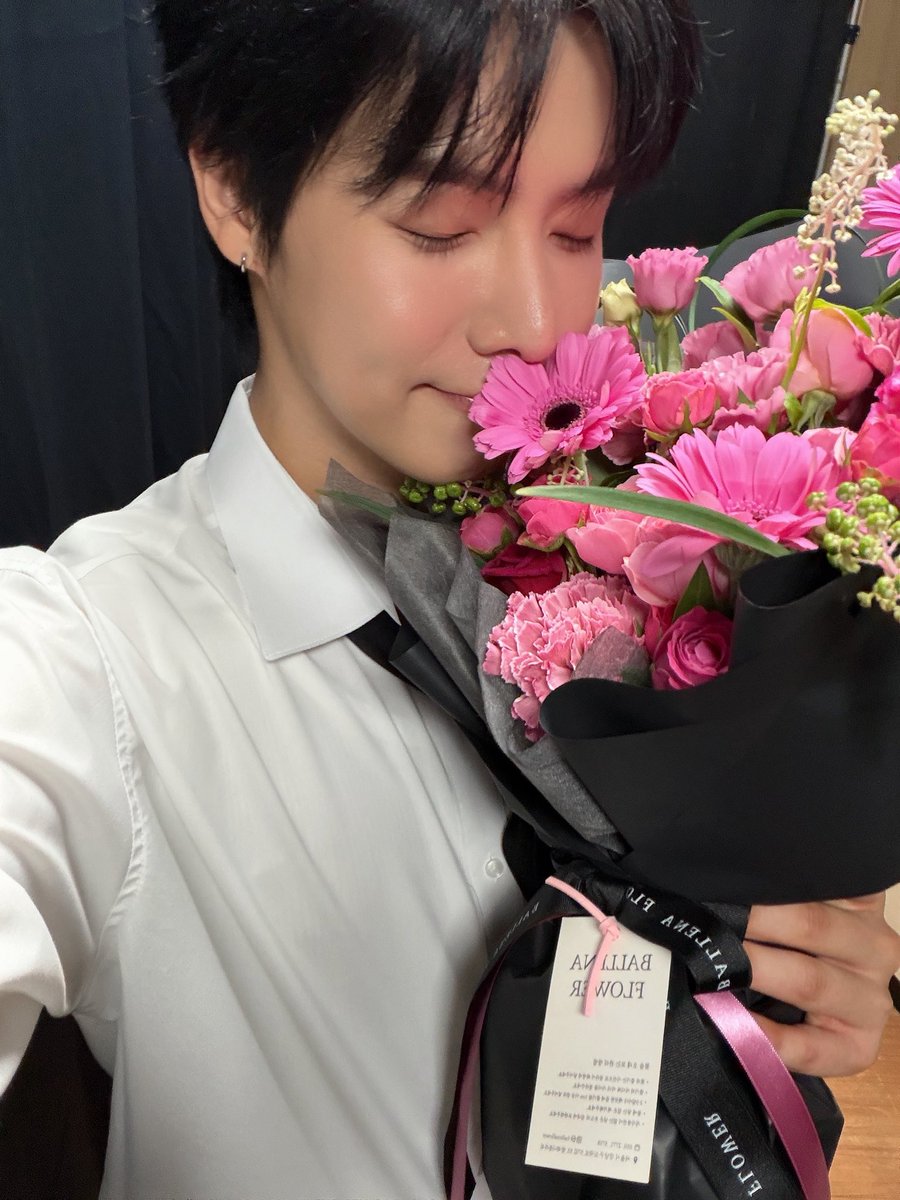 yong___we's tweet photo. 대비감의 남자♡ https://t.co/1vM1mfVxR6