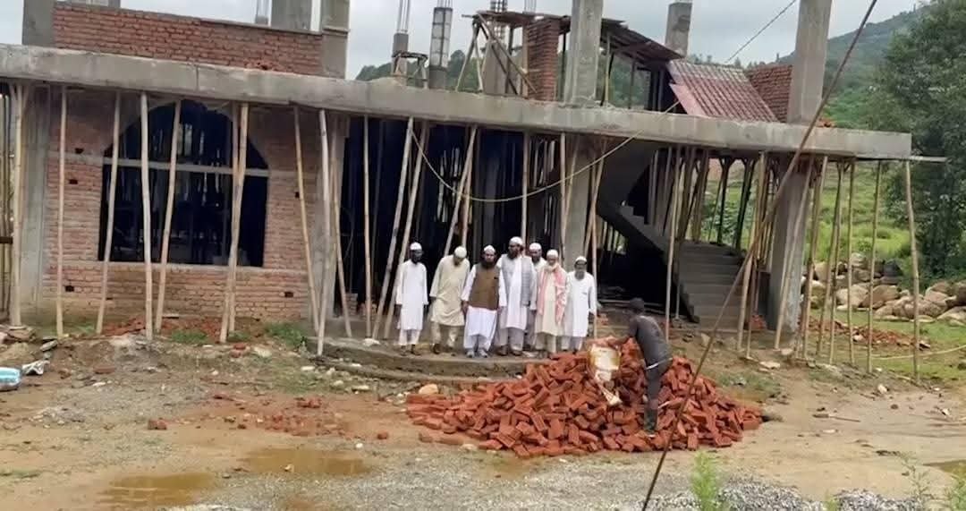 KreatelyMedia's tweet photo. Massive mosques are being constructed in the border areas of Nepal.

Clown Balen Shah is sleeping. https://t.co/2yrapkL6nO