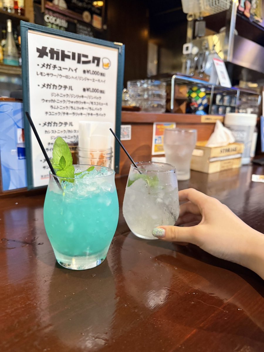 Tender_BAR's tweet photo. 丁度いい気温で心地良い夜ですね。
こんなに気持ちの良い夜に、家に籠っているなんてもったいない。ちょっと街をぶらぶらして、気が向いたら…

今夜も皆様の御来店をお待ちしております。
#仙台 #国分町 #国分町通り #ショットバー #バール十扉場 #一人飲み #BAR #ウイスキー #カクテル #チャージ無し https://t.co/eWHfc8Q4Ew