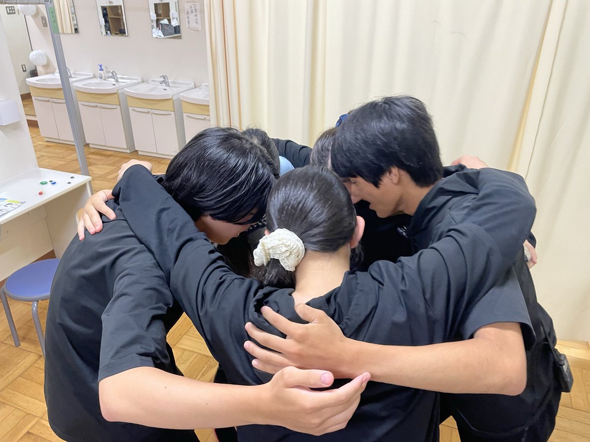 vK9nqO5qPawmgkz's tweet photo. 「しゃでりあ・ダイヤモンド・Stardust」
無事終演しました！

暑い中お越しいただきまして、誠にありがとうございました💎 https://t.co/Xiao7BsNPA