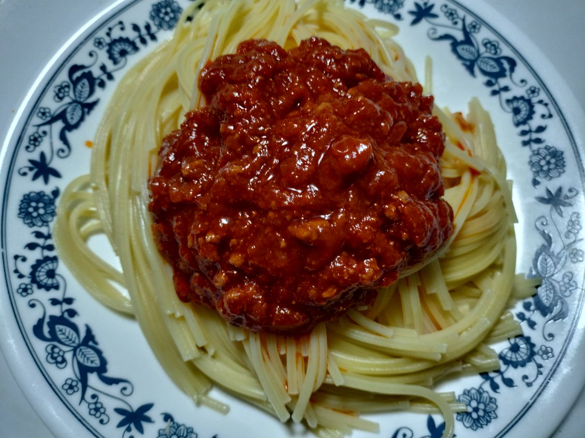 1979_1stALTO's tweet photo. 夜食
　パスタ 🍝

#おうちごはん #ぼっちめし
#ミートソース https://t.co/Qtfiw0pBu3