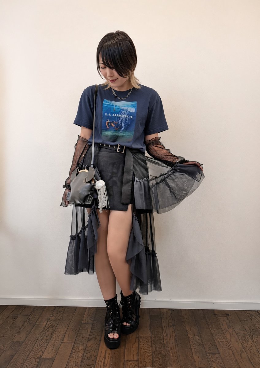 LaMistica_shop's tweet photo. 最終日にレディさんがクラゲコーデをして下さいました✨
髪もスカートもふわふわクラゲ🪼

この作品を手伝ってくれた教え子達が、お写真とても喜んでいました☺️
着てもらえるのって嬉しいよね。また頑張ろう！

ショップ追加済↓
https://t.co/y2zg2Wq14g

#プロレス芸術祭
#レディC
@LadyC_stardom https://t.co/8buS8OT85I
