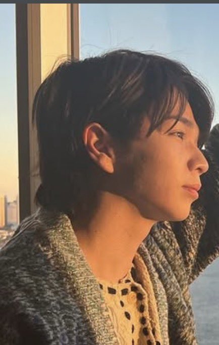 sjm912rm's tweet photo. @fe_llly 服装はもう全部だいちゃんと一緒だけど唯一分からないのが顔の肉付きと耳。なんかもう少し頬とかもちもちしてた気がするし、耳も明らかにおおきいですよね。逆の耳にはなりますがそんなに横にも縦にもでかい？と思いました... https://t.co/42nDiTvhnM