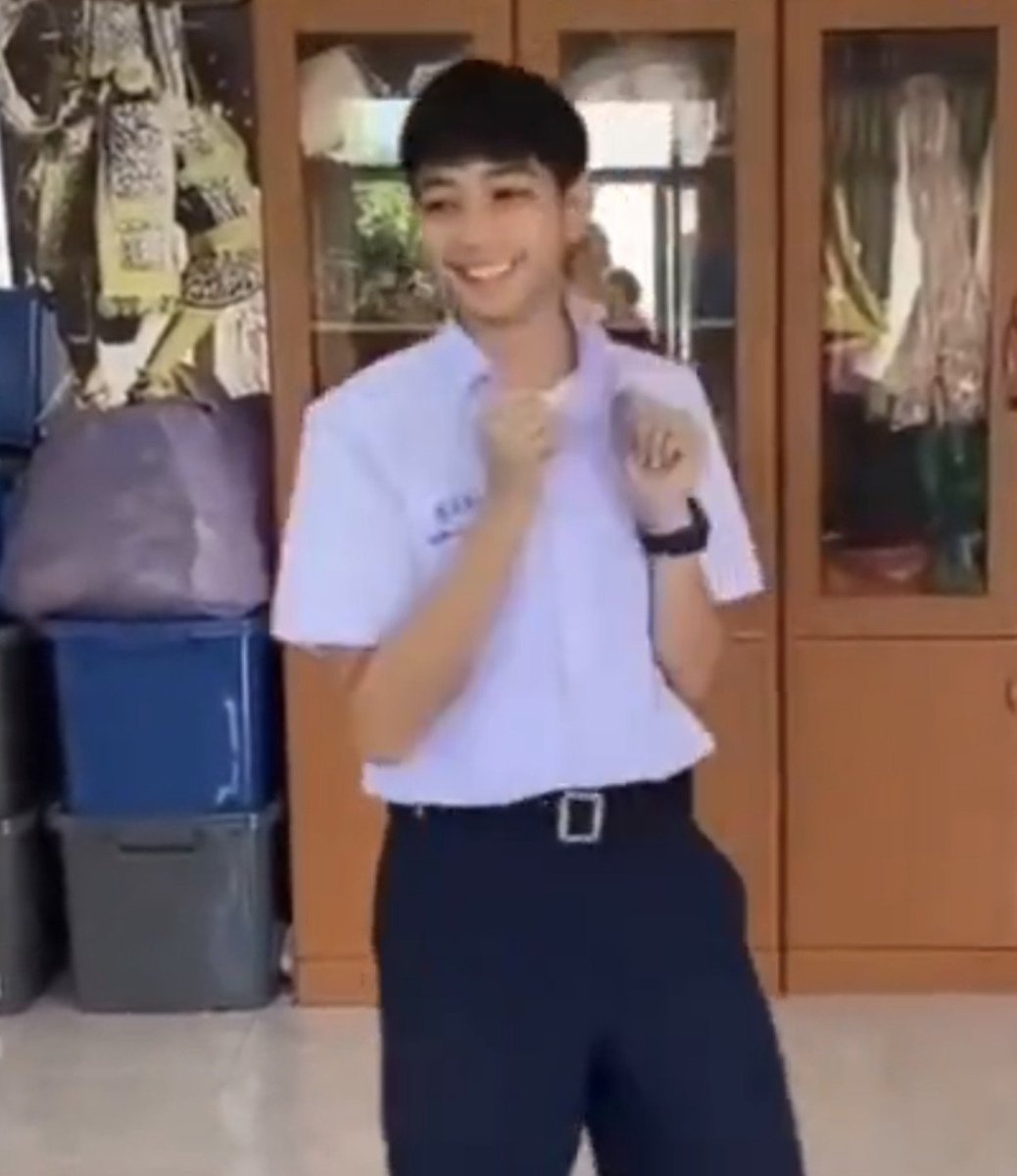 astonbubbles's tweet photo. Same person btw 😭😭😭 https://t.co/Crr9bNhXlT