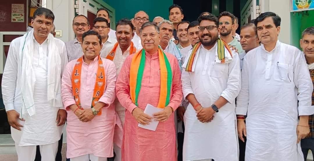 KrishanBhakar's tweet photo. भारतीय जनता पार्टी के राष्ट्रीय महामंत्री एवं राज्यसभा सांसद आदरणीय डॉ. सतीश पूनियां जी भाईसाहब को भारतीय जनता पार्टी पंजाब का प्रभारी नियुक्त किए जाने पर हार्दिक बधाई एवं शुभकामनाएं।

@DrSatishPoonia https://t.co/sxGkTbdjms