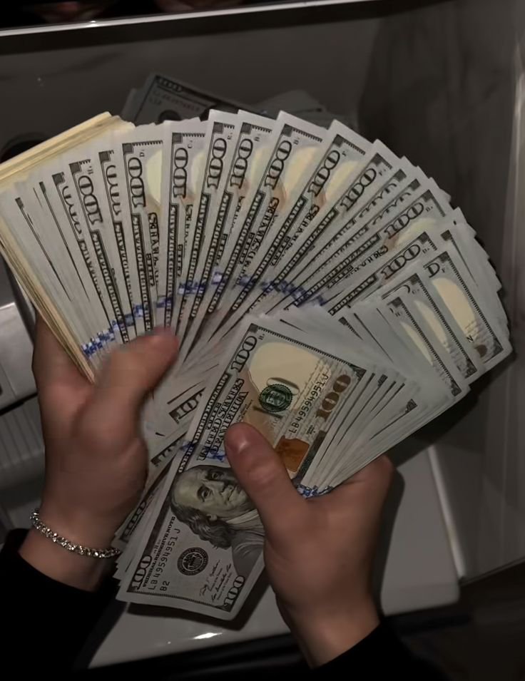 Goldandmonfc's tweet photo. One thing that money can't buy https://t.co/qv4UqehjpV