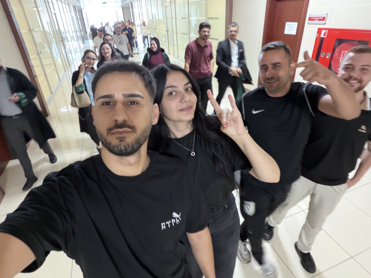 ozkhannx's tweet photo. Kardeşim Rabia Çoşkun Adli kontrol şartıyla serbest bırakıldı 🇹🇷 https://t.co/NFPmgi9kmX