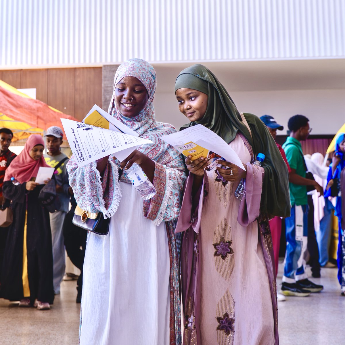 AmbaFrancekm's tweet photo. 🎓 Retour sur le Salon de l’étudiant !

Samedi, l’ONG Toimaya ya Maoudou a réuni les jeunes Comoriens autour de l’orientation et de leurs projets d’avenir.
🇫🇷 Une initiative soutenue par @expertisefrance, via Komor Initiative, avec le Ministère de l’Éducation 🇰🇲 et @AFD_France. https://t.co/4eQSoEqXIY