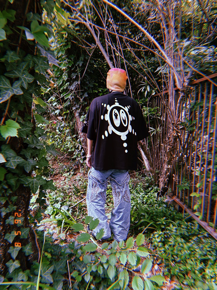 ppnthaslgddpmn's tweet photo. 本日21時より新作Tシャツ販売します。パンチ大な全面バックプリントのやつと、夏っぽい色の手に取りやすいやつ、そして前出してそっこー売り切れたやつのリストックです。
https://t.co/ZPQ5dg00kS https://t.co/q57UT1mY4s