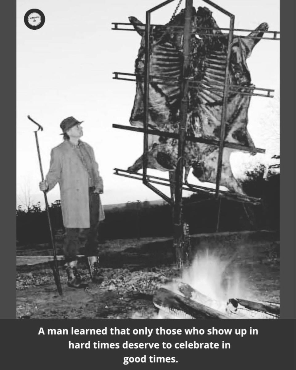 BabyD1111229's tweet photo. A man slaughtered a large cow, lit the grill, and said to his daughter, “Daughter, call our relatives, friends, and neighbors to join us for a feast!”

The daughter went out into the street and began shouting, “Please help us put out a fire at my dad's house!”

Moments later, a small group of people came running, while the rest acted as if they hadn’t heard her cry for help.

Those who arrived helped, ate, and drank until late into the night.

The father, stunned, turned to his daughter and asked, “The people who came, I barely know some of them. Others, I’ve never even seen before. Where are our relatives, friends, and neighbors?”

The daughter replied, “The people who came out of their homes came to help put out the fire at our house, not for the party. These are the ones who truly deserve our generosity and hospitality.”

Conclusion: Those who don’t stand by you in times of struggle shouldn’t celebrate your victory with you.
👊🏼✨👊🏼✨👊🏼✨👊🏼✨👊🏼✨👊🏼