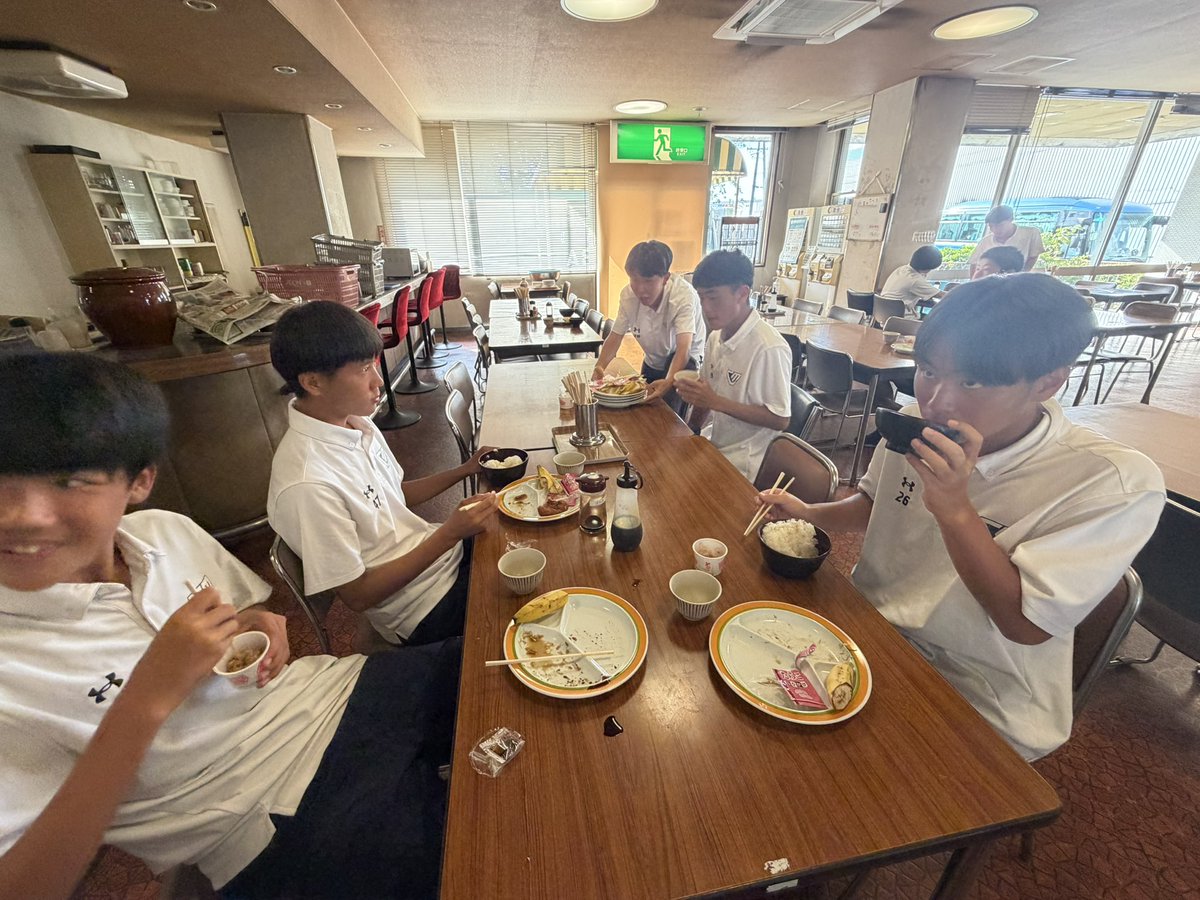 meitokusc's tweet photo. 【三重遠征 2日目】
【ヴィアティンカップ2026】

Bチーム
vs京都橘高校B
4-1

得点者⚽️
松原 大内 菅野 森

vs海星高校B
0-3

『個』の差を上回る為に。
準備、予測、気遣い、反応、などなど。

最終日！元気よく！
ポジティブに！ https://t.co/lnzyed0WWd