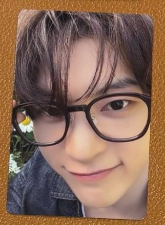 Gunitthew0_1's tweet photo. 안경튜 너무 귀여워ㅠ https://t.co/STKVaqX5gW