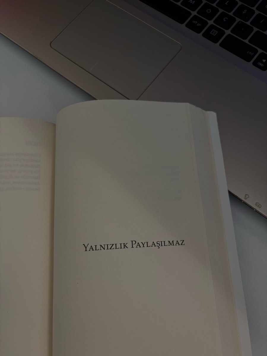 bnurbilginnn's tweet photo. Yalnızlık paylaşılmaz https://t.co/Ty65kqnQIx