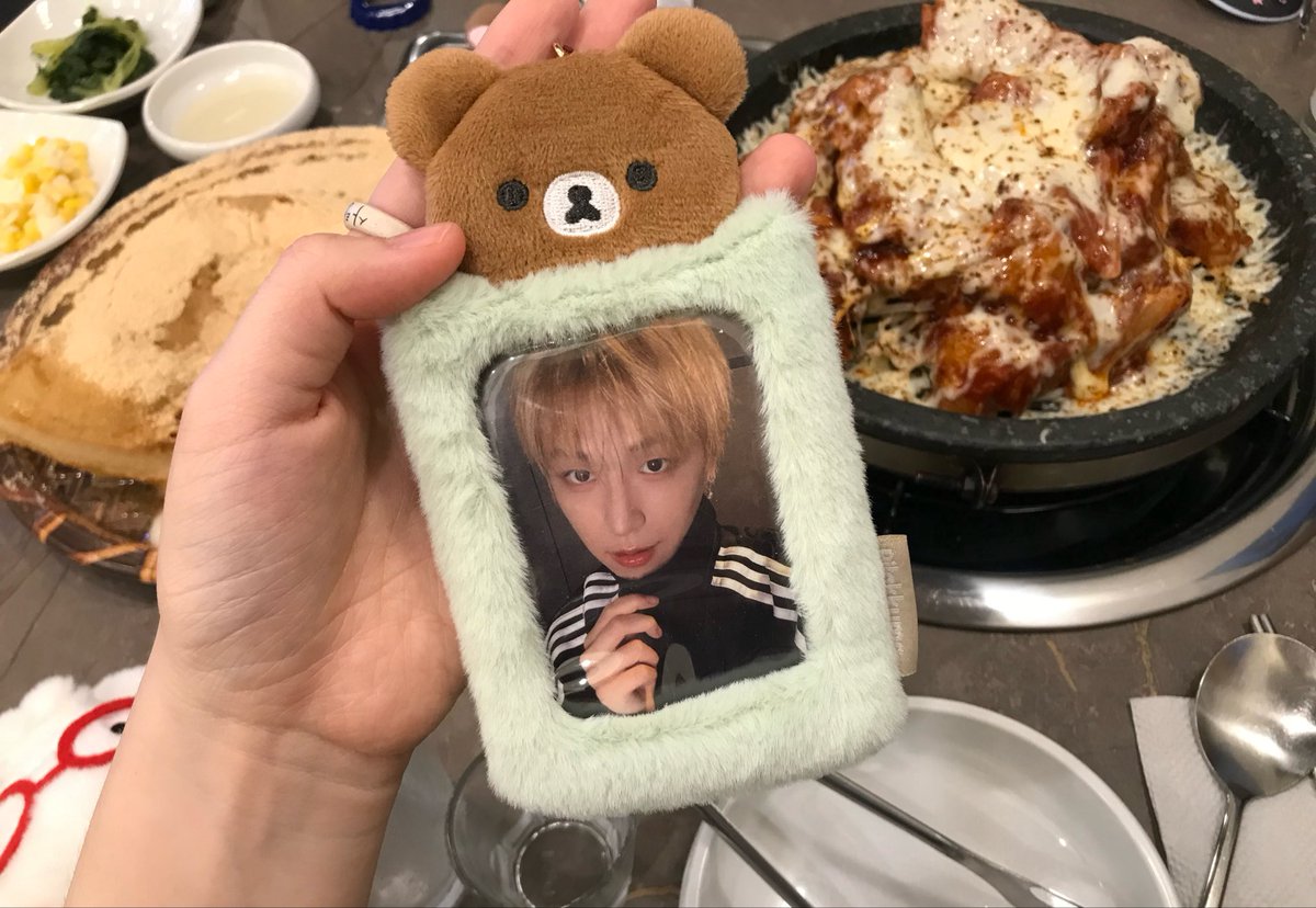 dnskaldj's tweet photo. New 포카홀더삿듬…
아귀여워💕💕💕 https://t.co/isQwmVbrmx
