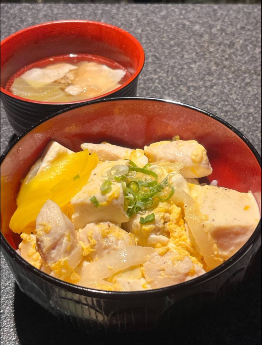 basara_clutch's tweet photo. 本日の #プロレスバークラッチ は中津、塚本シフト！

本日もあります！
豆腐入親子丼定食🐔
ササミと豆腐で健康的なお味🥚

8.21新木場〜宴〜、9.23新宿FACEのチケットも販売中🎫

本日もたくさんのご来店お待ちしております🍻
(中津)
＃basara_pw https://t.co/xaI4Llx1Wr