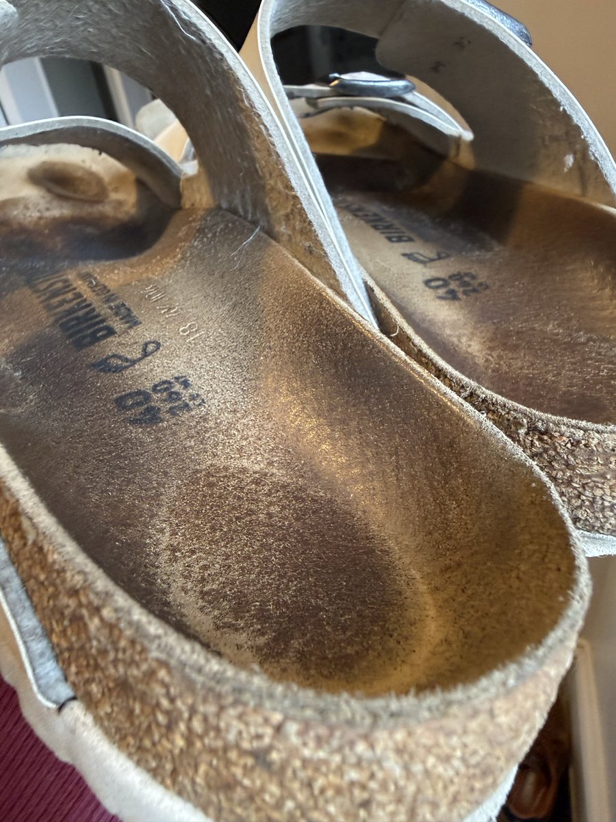 MarriedSoles's tweet photo. 🇬🇧 UK foot guys… who wants to own my very well-loved Birkenstocks? 👣🤤

They’ve been moulded by my feet after a lot of wear…

DM me if you want to claim them 😏 https://t.co/Bq01LUVxIt