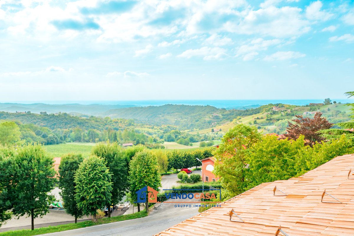 italianhouses's tweet photo. 🏡🌄 Cosy attic apartment with views in the heart of Bossolasco!
🛏️2 bedrooms & open-plan living
🔥Wood stove & balcony with views
💶Only €19,000
❓Could this be your Italian escape?
https://t.co/SpEOE8ebqt
#PropertyItaly #Piedmont #Cuneo #Bossolasco https://t.co/fqtMLWoEdz