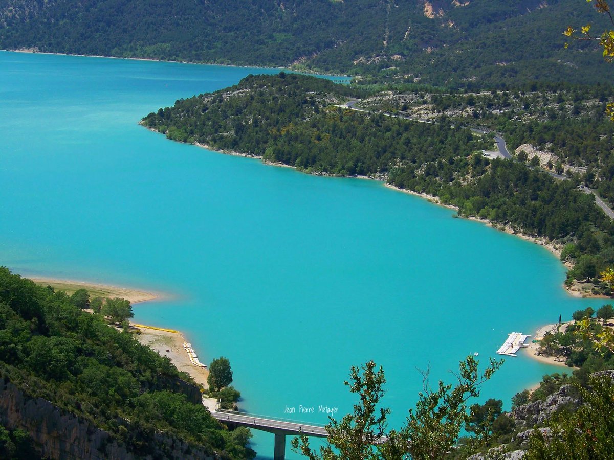metayerjp's tweet photo. Bonjour 👋 à tous, je vous souhaite une agréable journée de mardi, bisous 😘
Le Lac de Sainte-Croix-du-Verdon, aux portes des Gorges du Verdon….
#stecroix #lac #alpesmaritime
Photo 📷@metayerjp https://t.co/SF7m9RuNZs