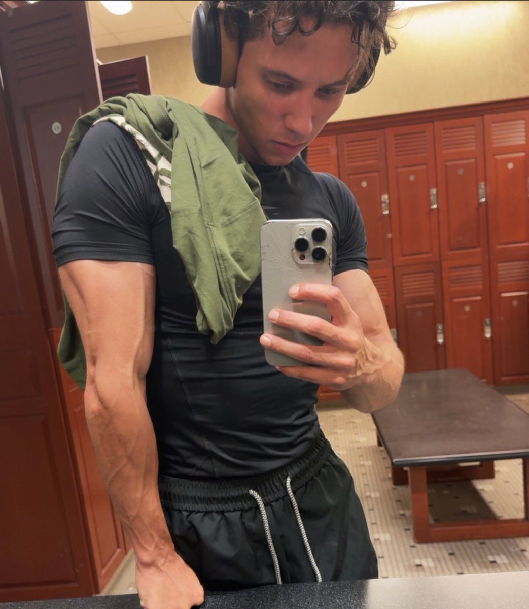 MasterDanteg's tweet photo. I'm only 19 😈
Don't forget your purpose 🤑 https://t.co/AWrLdohy0t