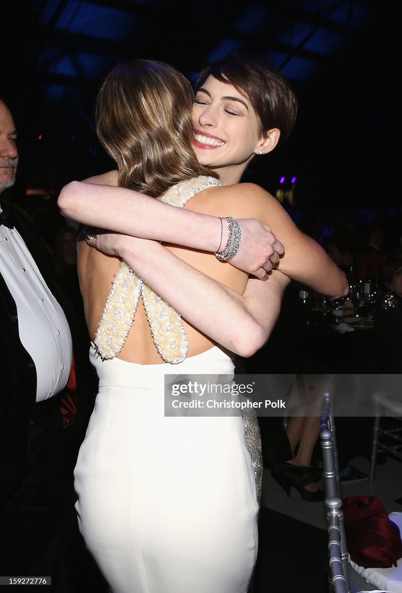 vpusJbKFRj's tweet photo. I need bluntaway hug in 4k in every angle like this 😔 #manifesting https://t.co/grbFYuqFxQ