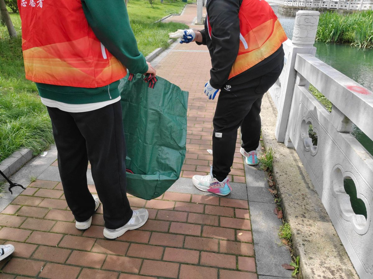 DestroLunatique's tweet photo. Join our campus Environmental Club this Friday for a river cleanup! We’ll provide supplies—bring water and gloves. Let’s protect our local waterways together! https://t.co/iIs4NQXG9f