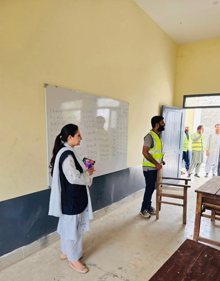 UNDP_Pakistan's tweet photo. Restoring safe, climate-resilient learning spaces for over 15,000 students across interior Sindh!

Supported by @CanHCPakistan through Global Affairs Canada and in partnership with the Government of Sindh, #UNDPinPakistan’s Flood Recovery Programme is rehabilitating 46 flood-damaged schools across Larkana, Dadu and Kambar-Shahdadkot.

The project is progressing swiftly across multiple sites, with a strong focus on quality, climate resilience and compliance. Progress and quality of works are regularly verified through field visits to help ensure safe and resilient learning environments for students.

#RestoringGirlsEducation #FloodRecoveryProgramme #BuildForwardBetter