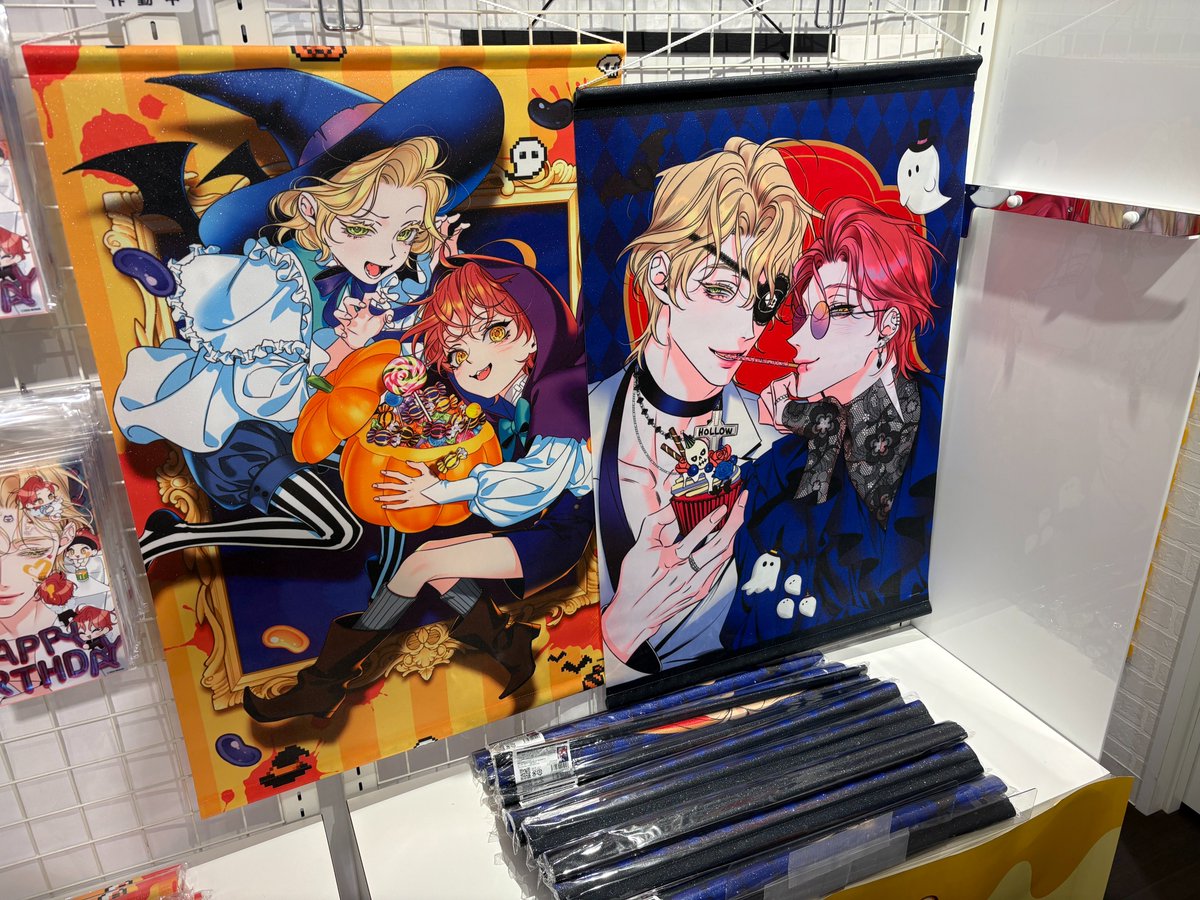 thechara_2014's tweet photo. ✧︎ ──────── ♡ ──────── ✧︎

ハニートラブル〜甘い罠にはご用心を!?〜
𝐏𝐎𝐏 𝐔𝐏 𝐒𝐇𝐎𝐏 𝐃𝐞𝐬𝐬𝐞𝐫𝐭 𝐏𝐚𝐫𝐭𝐲 🍨🍰🎀

本日からポップアップショップがスタート𓂃 🐝⋆

店頭ではラメタペストリー他新商品やパネルの展示もしております✨
期間中に是非お越しください🍯💛❤

日程：2026年8月18日(火)～9月1日(火)
場所：池袋P´PARCO 3F THEキャラSHOP
特設サイト：https://t.co/NaQFbHNY7H

#ハニートラブル #허니트러블

✧︎ ──────── ♡ ──────── ✧︎