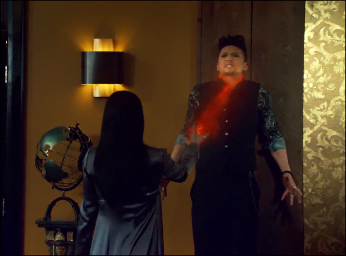 ritalaura2000's tweet photo. "I don't look kindly on people who take what's mine."
"Go ahead and kill me. But don't hurt Alec and Izzy"
"Tempting offer If I didn't fear starting a w*r with your father, I would happily oblige."
Good Morning
#Malec πΉπΈ
#Shadowhunters β°
#SaveShadowhunter https://t.co/vAjQYK1CR6