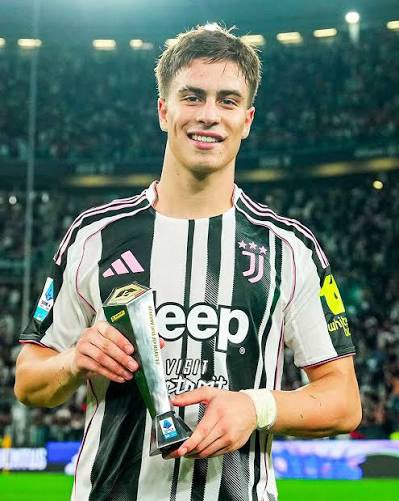 GoalsideX's tweet photo. 🚨 𝐉𝐔𝐒𝐓 𝐈𝐍: Arsenal have been closely monitoring both Kenan Yıldız and Julián Álvarez for some time.

The Gunners are keeping a close eye on the situation and are prepared to assess a potential move if either player becomes available on the market this summer. https://t.co/lJCBtvoQZ6
