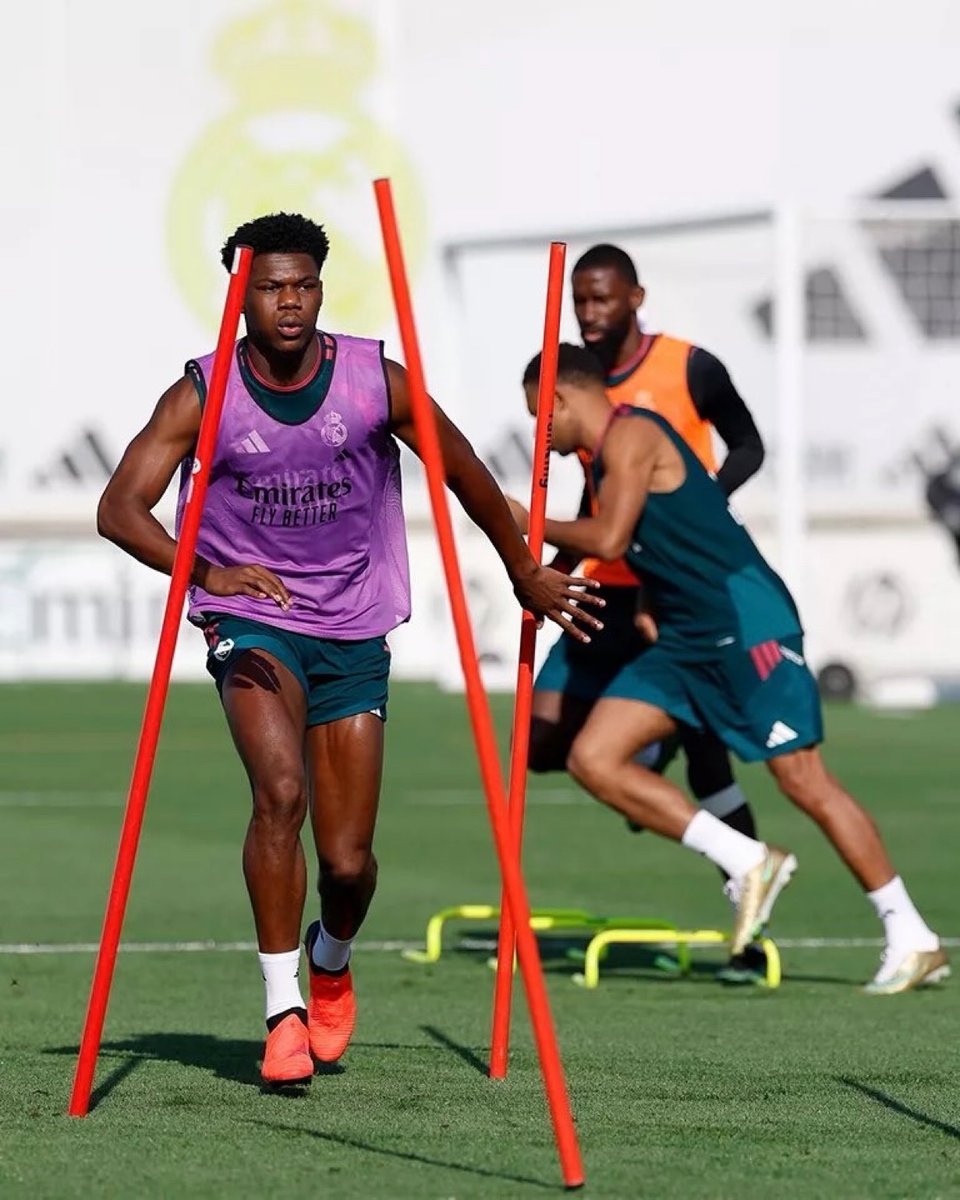 theMadridZone's tweet photo. 🚨 BREAKING: Aurelien Tchouaméni is BACK in team training. 💪 https://t.co/UVfTlr4tH5