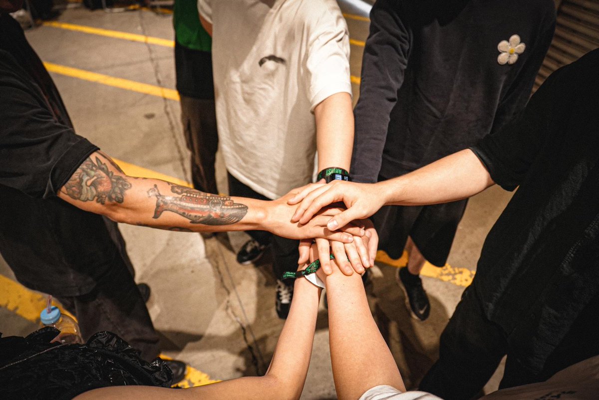 hanroro_staff's tweet photo. SUMMER SONIC 2026 in TOKYO
HANRORO 💛
#summersonic #サマソニ
courtesy of SUMMER SONIC 2026 https://t.co/xPrNnPYUK6