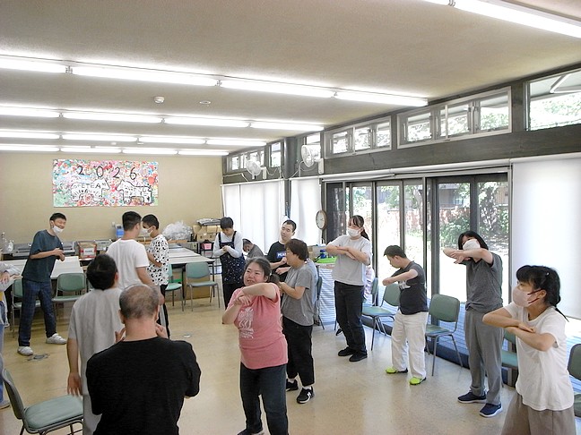 akinosato's tweet photo. 2026.8.18　ブログをアップしました！
https://t.co/21uDb5L9O4
#自由活動 #ストレッチ #ダンス #恋ダンス #音楽鑑賞 #映画鑑賞 #クレヨンしんちゃん #本日の給食 #棒餃子 #もやしのナムル #ブルーベリー農園 #午後から雨 #ブルーベリー #東広島市豊栄町 https://t.co/GrOh0AR5nf
