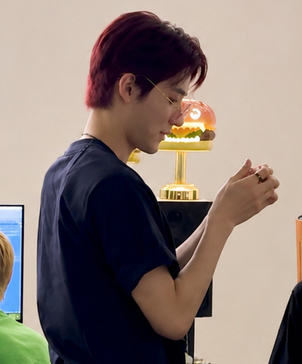 tanxencs's tweet photo. GUE NAKSIR BGT #SEONGHYEON RED HAIR INI😭😭😭 https://t.co/REmv6Ohbly