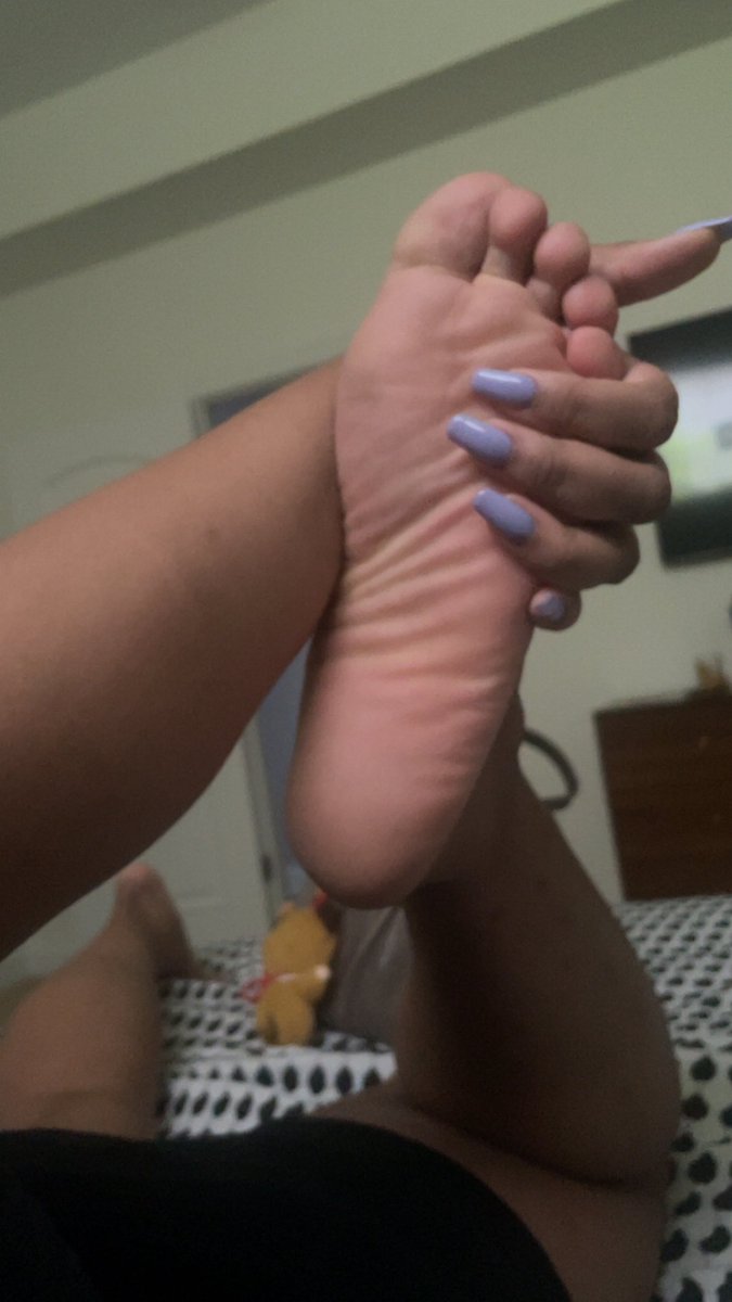 Simp4Marissa's tweet photo. Got my nails done :3 https://t.co/AdZn2EIFmR