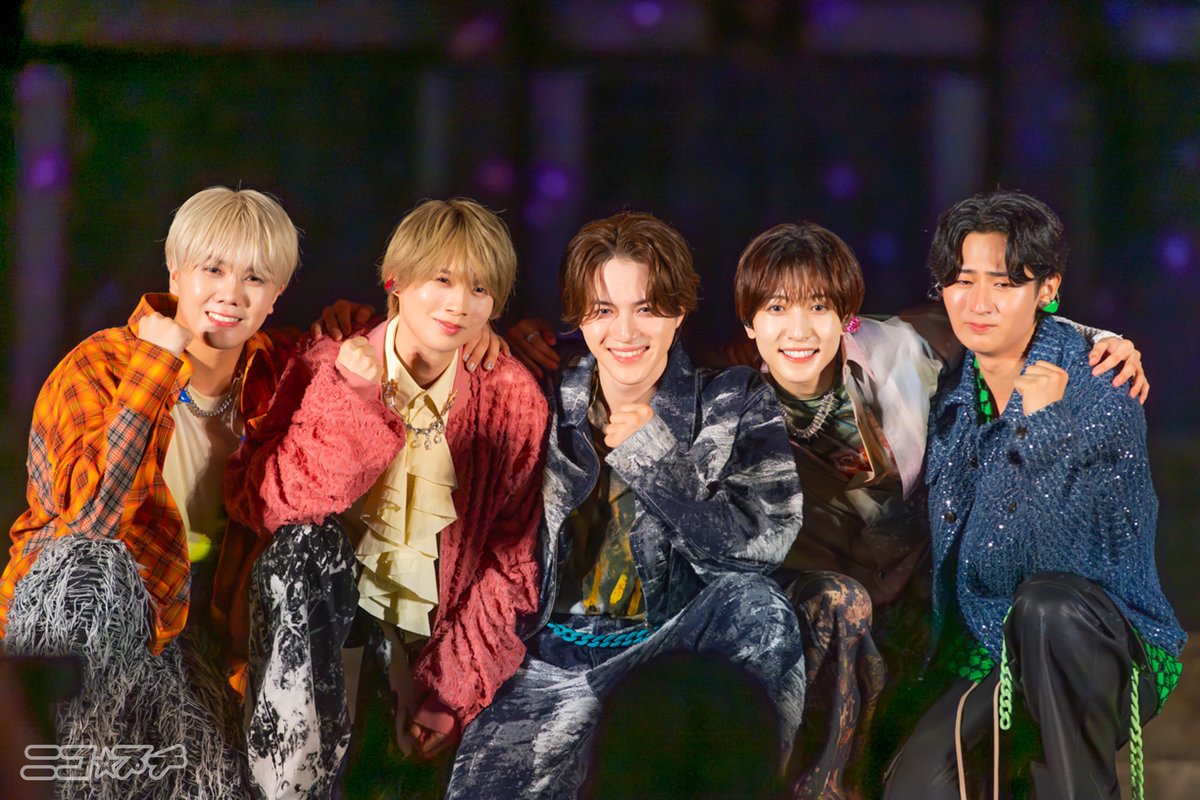 nicopuchi_info's tweet photo. KEY TO LIT
CDデビュー決定おめでとう🪭✨

写真11点あり📸
「史上最高傑作になる☆」
感動が止まらないイベントレポート📝
https://t.co/U2OoFofwv4

#岩﨑大昇 #中村嶺亜 #猪狩蒼弥 #井上瑞稀 #佐々木大光 #KEYTOLIT https://t.co/VOao4FtEEP