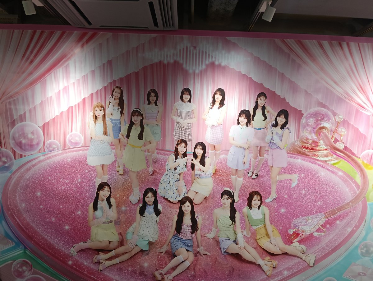 ontomo48's tweet photo. 今回、お見送りの流れがゆっくりだった気がする（2回でだいたい位置把握できた）
相変わらず、あいちゃんだけはあれだったけど笑（あれとは？）

次あったら、ループ分も出してみるか🙈 https://t.co/1hABYwVGyv