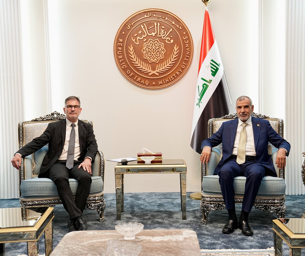 MofIraq's tweet photo. أكد وزير المالية فالح ساري، خلال لقائه بعثة الاتحاد الأوروبي، أن الموازنة المقبلة تحمل مسارات إصلاحية لتطوير إدارة الإنفاق العام، وتعزيز الإيرادات غير النفطية، وتحديث آليات إدارة الموارد، وسط تأكيد البعثة على دعمها للإصلاحات الاقتصادية في العراق.
#وزارة_المالية https://t.co/3wmy11BqPy
