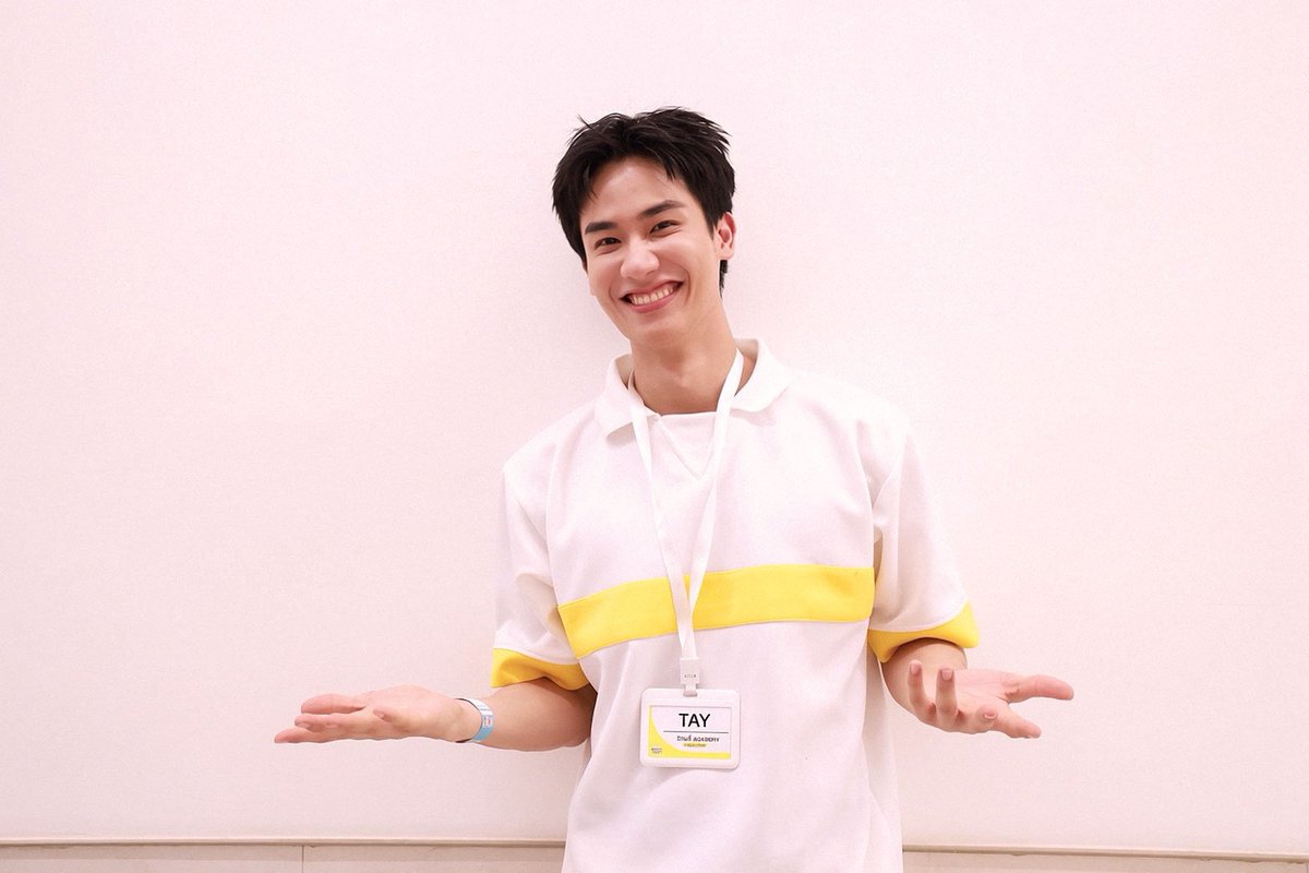 Tawan_V's tweet photo. Season แรกทำผลงานไว้ดีมาก แชมป์เก่ามาทั้งที Season นี้บอกเลย จะมาเอาแชมป์กลับไปอีกเหมือนเดิม รอดูเลยจ้ะ 18 ส.ค. นี้เวลา 6 โมงเย็นนะทุกคน ทาง Youtube : GMMTV บอกเลยว่าสู้เต็มที่ ไม่มีแพ้!!

#Garnierวิทย์ตี้AcademyFieldTripEP1
#GarnierThailand
#Skincare https://t.co/lCnTqL4KS7