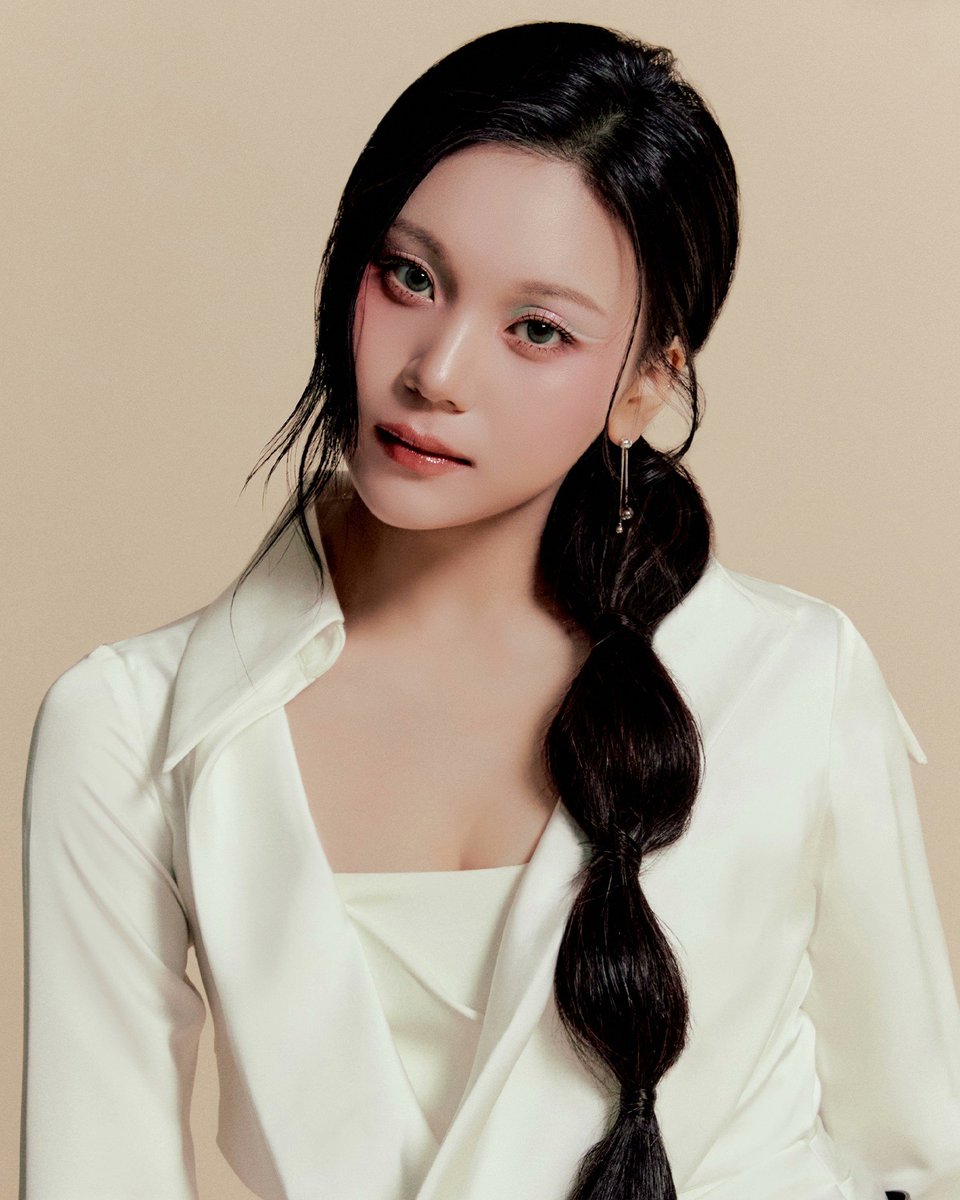 viraltakes's tweet photo. Happy 28th Birthday to Umji of Gfriend and VIVIZ. https://t.co/qf1ipAc9YK