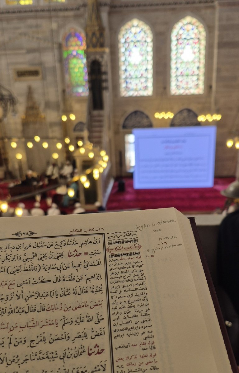 deruun_'s tweet photo. Hocam, yavaş okur musunuz bi koşu teyze olup geleceğimde🥹

(Kalbimin yarısını mecliste bırakırken) https://t.co/LnGXK9pZ6a