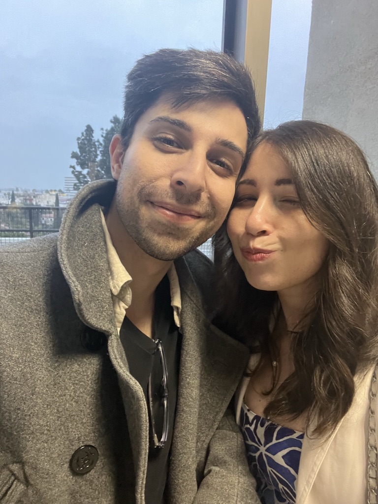 ErinnPascal's tweet photo. @Aella_Girl tinder lol
you can tell I was v uninterested in anything serious and just wanted free food 
(we are married now) https://t.co/avlbJNeSIS
