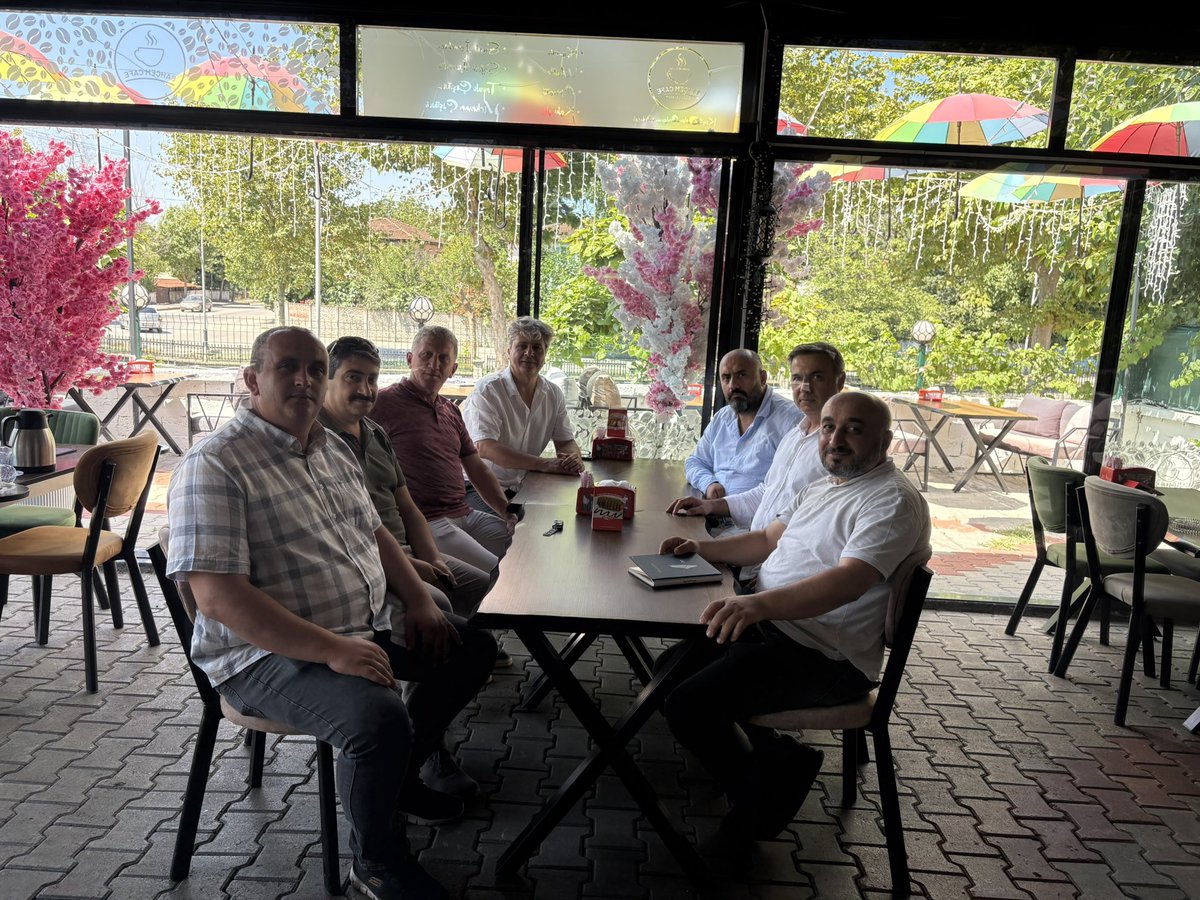 EBSHendek's tweet photo. "Bu ayki ilçe yönetim kurulu toplantımızı Şube Başkanımız Murat Mengen’in katılımıyla yaptık." 

@Murat__MENGEN https://t.co/z4kPffj5lJ