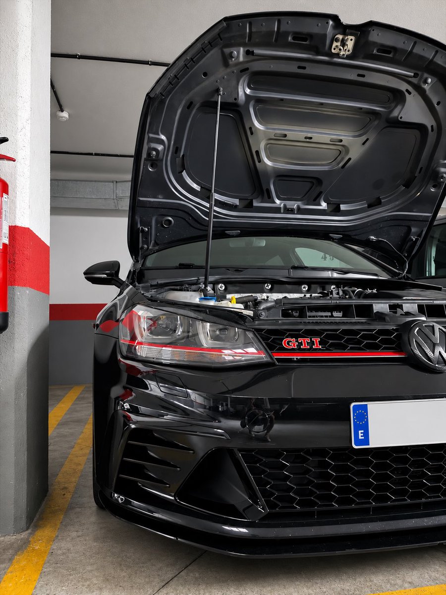 vitics265's tweet photo. Te quedaras para siempre? VW GOLF GTI CLUBSPORT 40 ANIVERSARIO
#vw #golf #gti #clubsport #cars #mk7 https://t.co/S4wXCzq9kD
