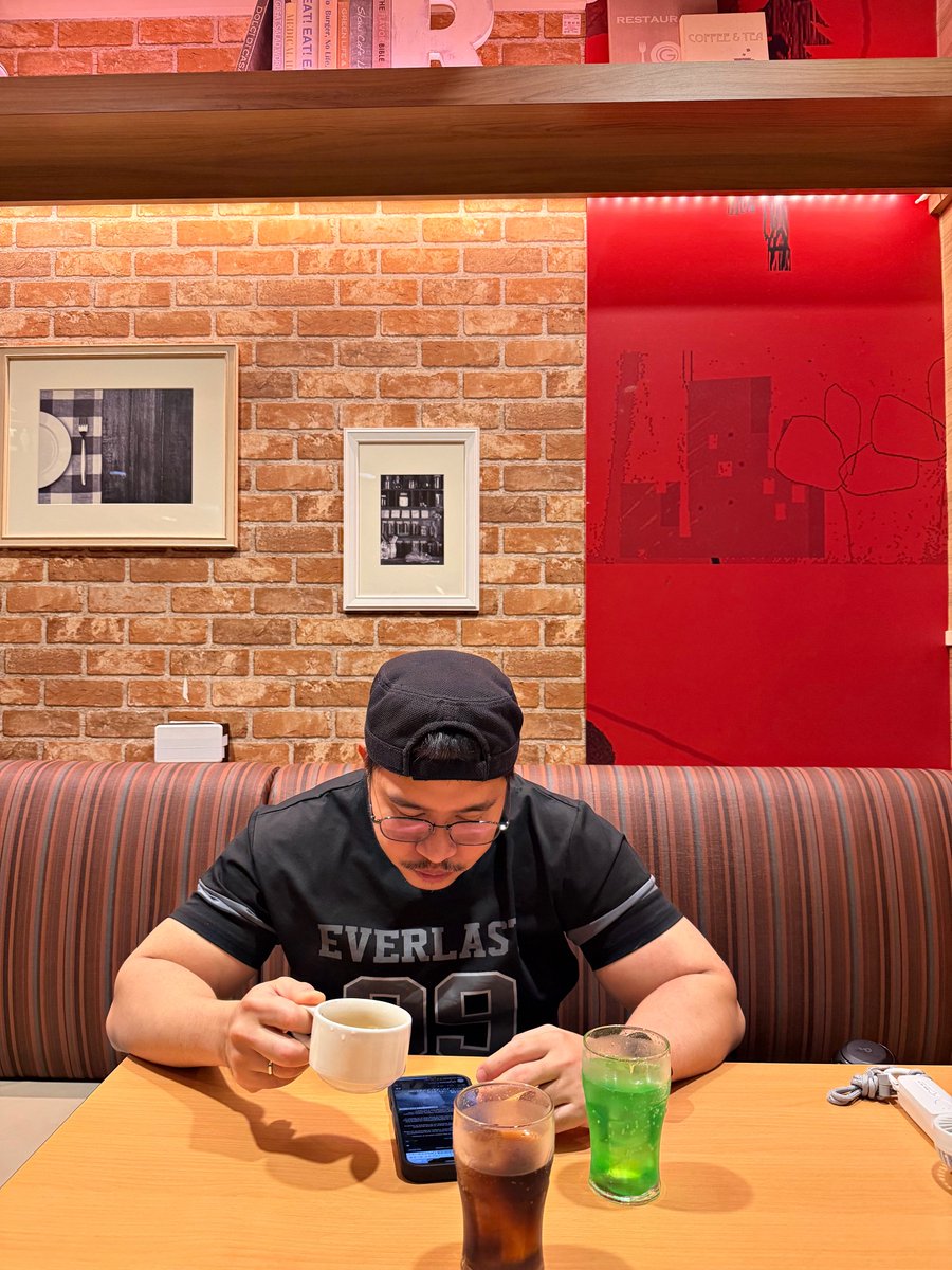 ALLuthor's tweet photo. When eating has become a pastime for both of you. https://t.co/4Bpr2wjU3Z