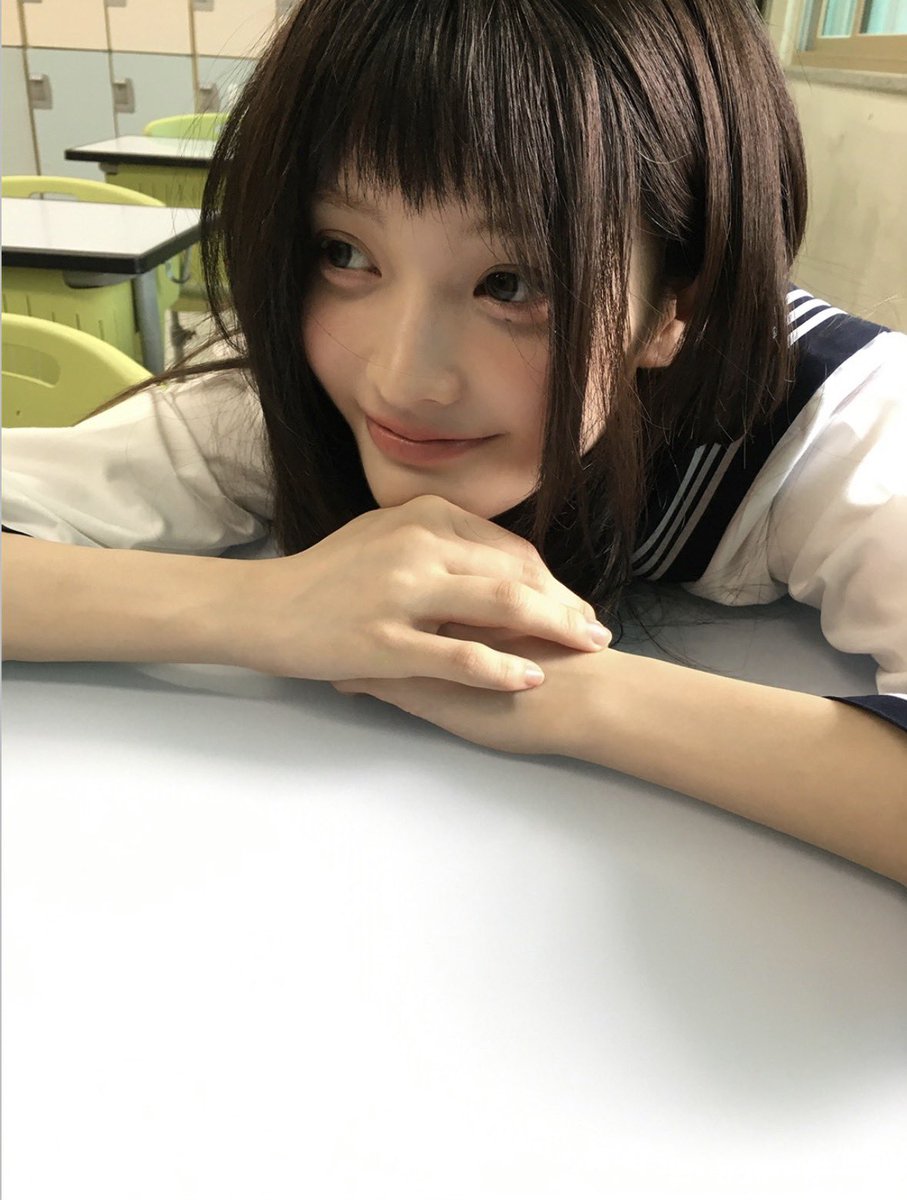 1eezihee's tweet photo. 아일릿 인스타에 가끔 >느껴봐라씹덕아ㅋㅋ< 하고 올라오는 사진들이 있름… 나그럴때마다어찌해야할지모르겠어 너무젛라…… https://t.co/ABlOhSlMqR